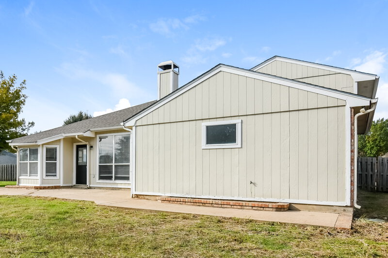 2,735/Mo, 8804 Crestbrook Dr Fort Worth, TX 76179 Rear View