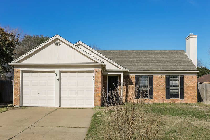 2,260/Mo, 2410 Bentley Dr Grand Prairie, TX 75052 External View