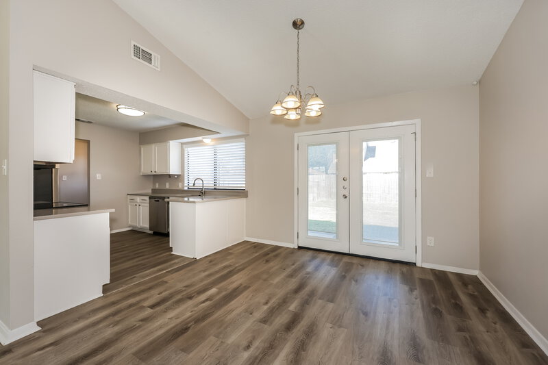 2,260/Mo, 2410 Bentley Dr Grand Prairie, TX 75052 Dining Room View