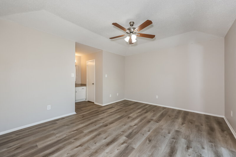 2,260/Mo, 2410 Bentley Dr Grand Prairie, TX 75052 Main Bedroom View