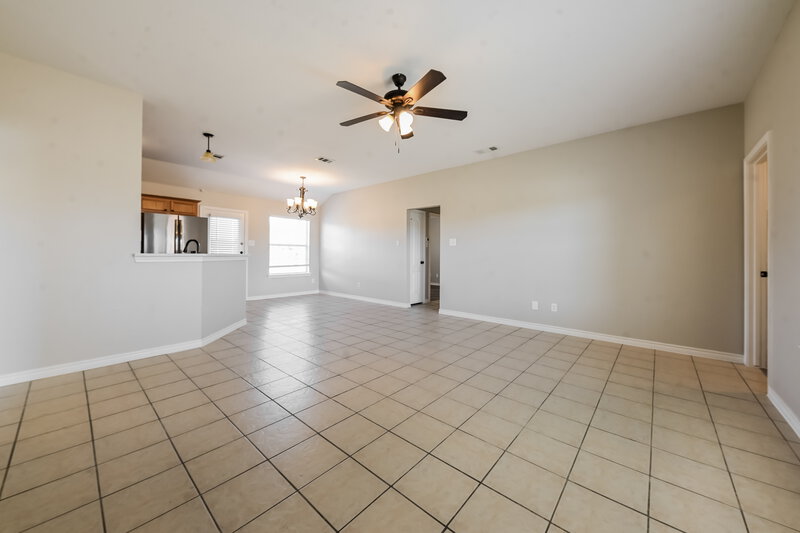2,175/Mo, 713 Stacie Ln Seagoville, TX 75159 Living Room View 2