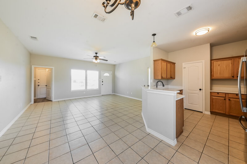 2,175/Mo, 713 Stacie Ln Seagoville, TX 75159 Dining Room View 3