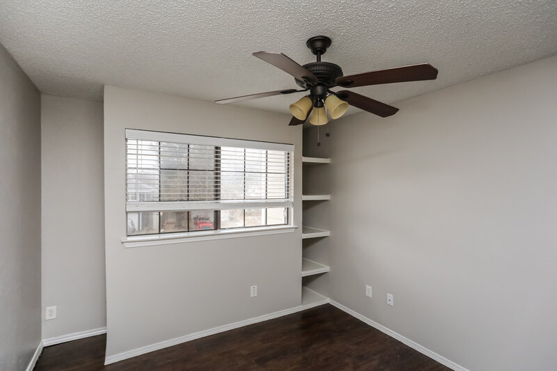 2,550/Mo, 4360 Hemingway Dr Grand Prairie, TX 75052 Bedroom View 2