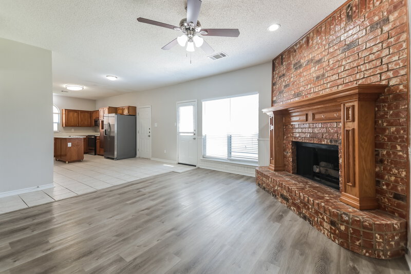 2,315/Mo, 6902 Graham Dr Rowlett, TX 75089 Living Room View
