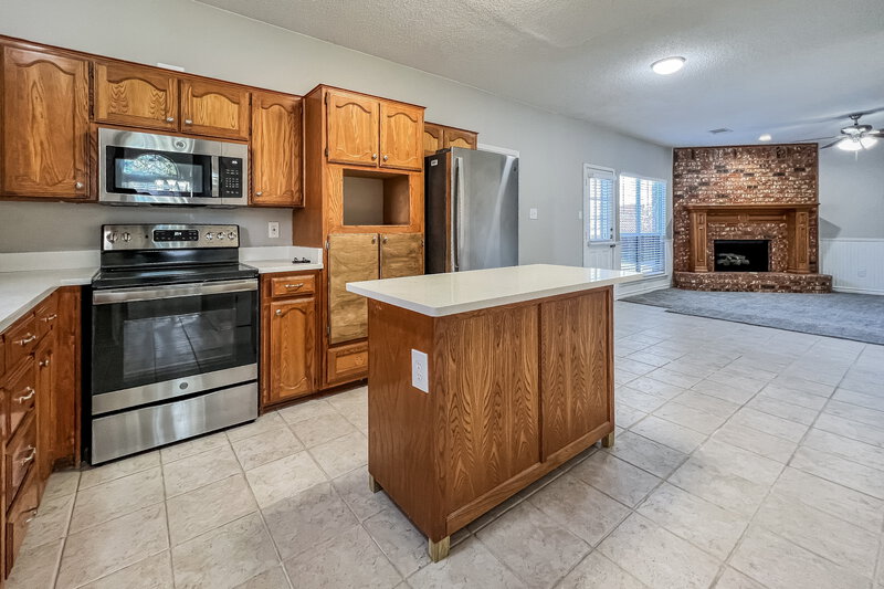 2,685/Mo, 6902 Graham Dr Rowlett, TX 75089 Kitchen View 2