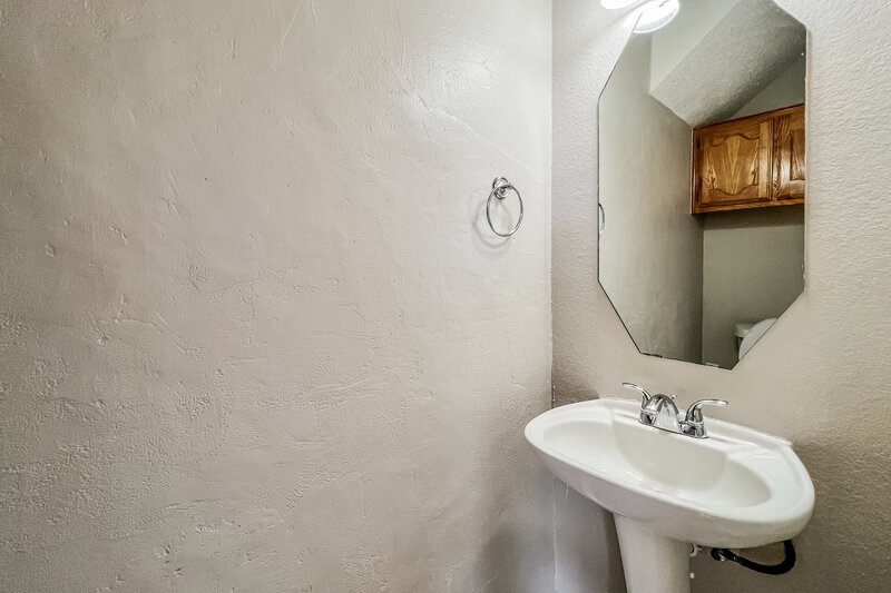 2,685/Mo, 6902 Graham Dr Rowlett, TX 75089 Powder Room View