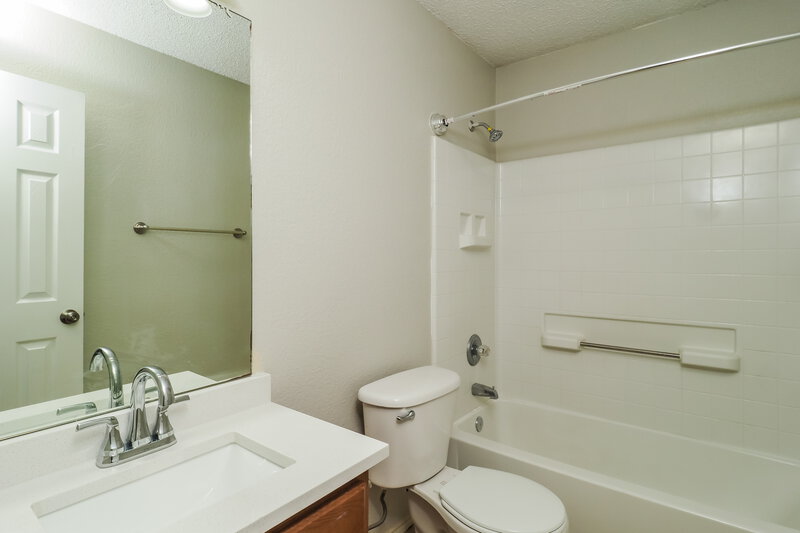 2,155/Mo, 9301 Rhea Ct White Settlement, TX 76108 Bathroom View