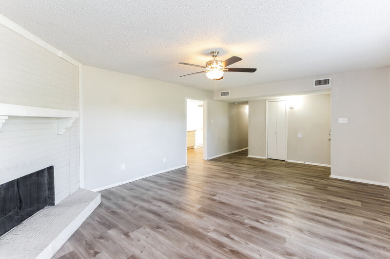 2,130/Mo, 1208 Grinnel Dr Mesquite, TX 75150 Living Room View 2