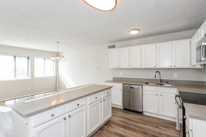 2,130/Mo, 1208 Grinnel Dr Mesquite, TX 75150 Kitchen View