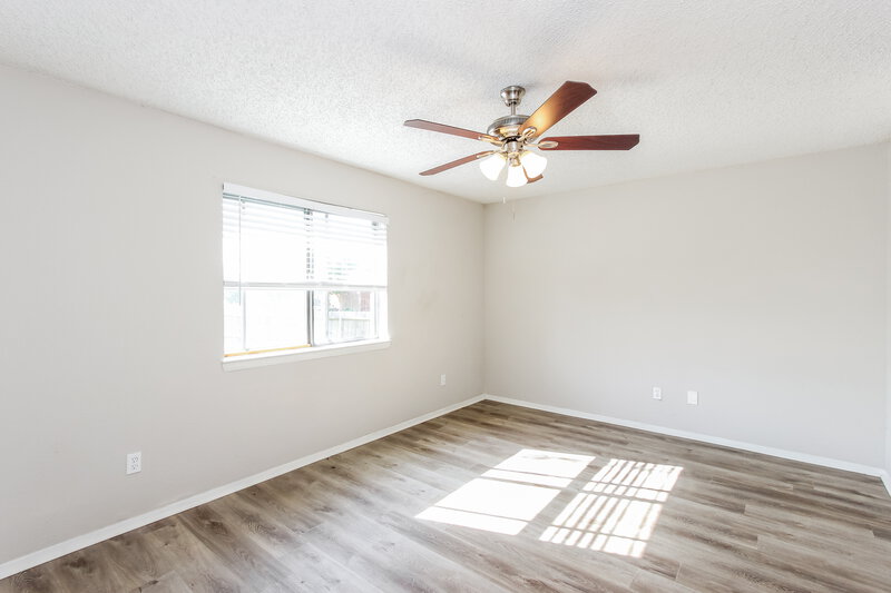 2,130/Mo, 1208 Grinnel Dr Mesquite, TX 75150 Main Bedroom View