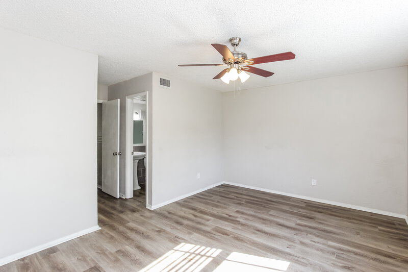 2,130/Mo, 1208 Grinnel Dr Mesquite, TX 75150 Main Bedroom View 2