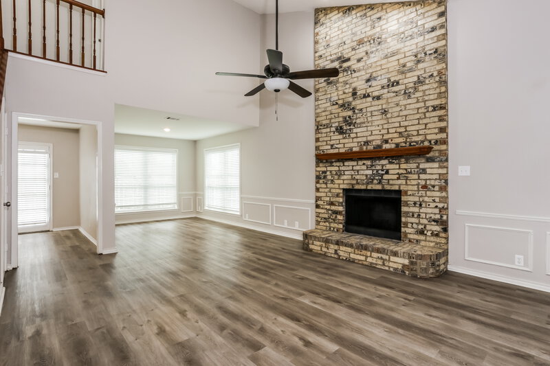 2,225/Mo, 3355 Brooke St Denton, TX 76207 Living Room View 2