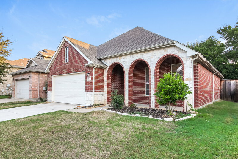 1,930/Mo, 1721 Duck Cove Dr Aubrey, TX 76227 Front View