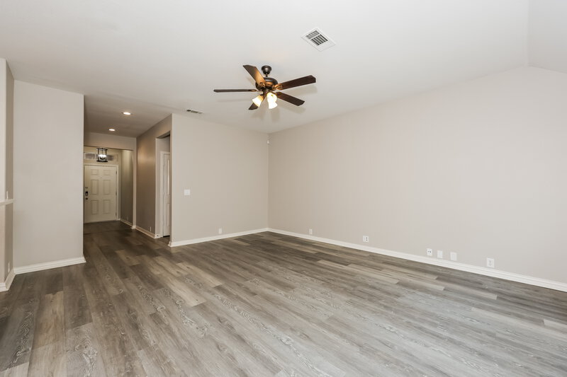 1,925/Mo, 1721 Duck Cove Dr Aubrey, TX 76227 Living Room View