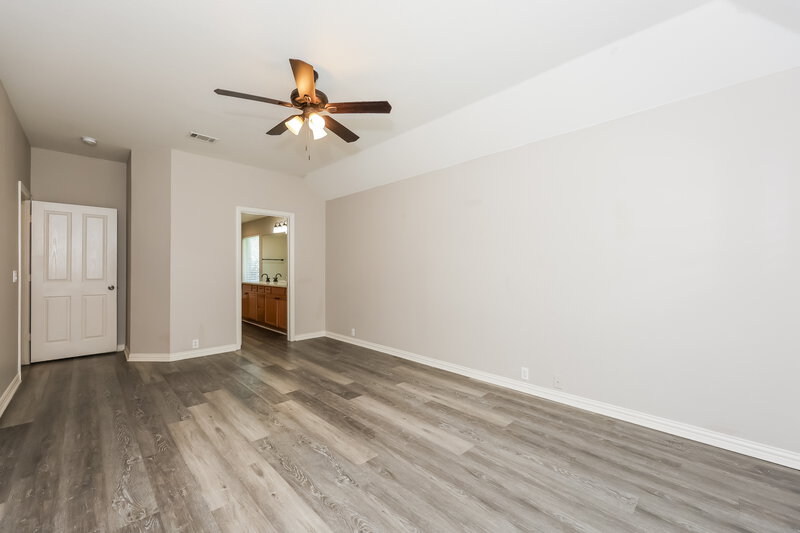 1,925/Mo, 1721 Duck Cove Dr Aubrey, TX 76227 Main Bedroom View
