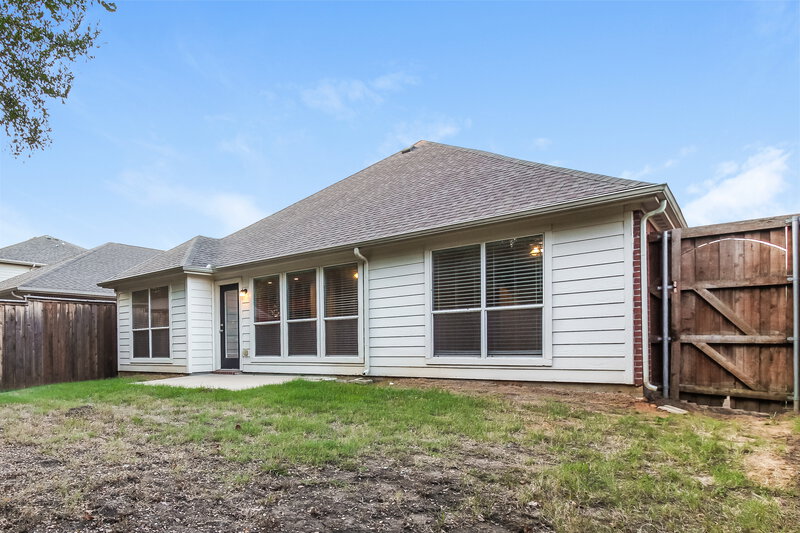 1,930/Mo, 1721 Duck Cove Dr Aubrey, TX 76227 Rear View