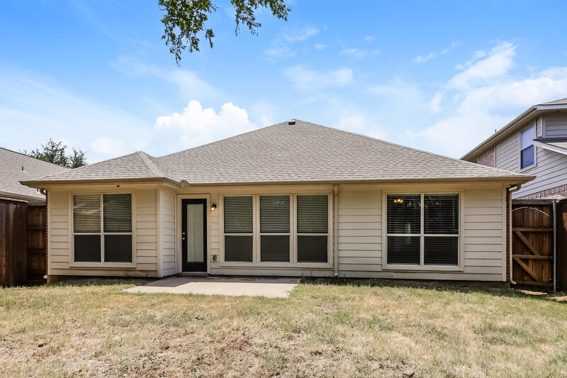 1,925/Mo, 1721 Duck Cove Dr Aubrey, TX 76227 Rear View 2