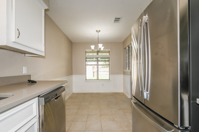 1,825/Mo, 302 Memorial Dr Wylie, TX 75098 Kitchen View 2