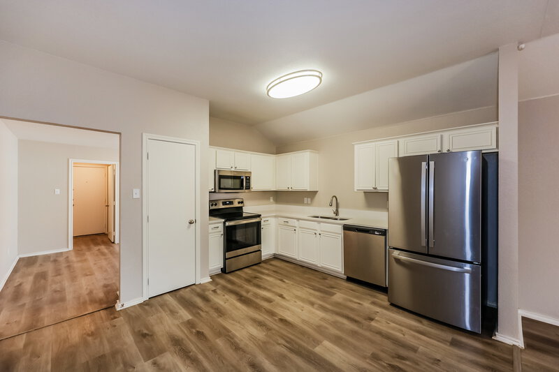 2,230/Mo, 3037 San Martin Dr Arlington, TX 76010 Kitchen View