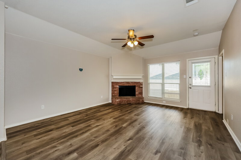 2,230/Mo, 3037 San Martin Dr Arlington, TX 76010 Family Room View