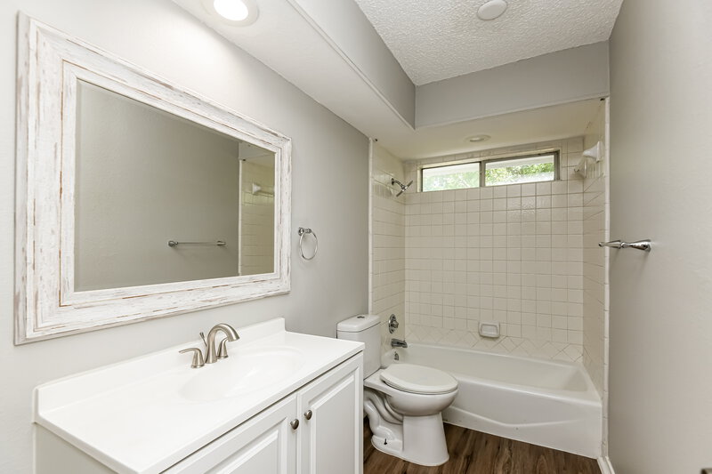 2,535/Mo, 7913 Hulen Park Cir Fort Worth, TX 76123 Bathroom View