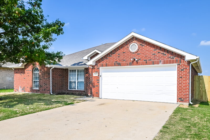 2,165/Mo, 1417 Embercrest Dr Midlothian, TX 76065 External View