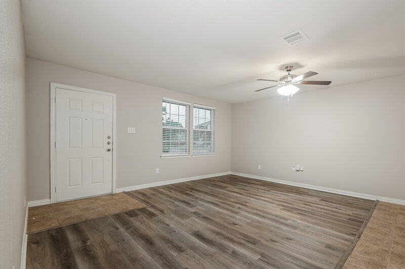 2,100/Mo, 13203 Spanish Bay Ct Dallas, TX 75253 Living Room View