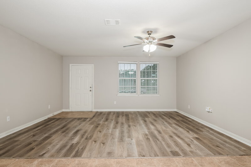 2,100/Mo, 13203 Spanish Bay Ct Dallas, TX 75253 Living Room View 3