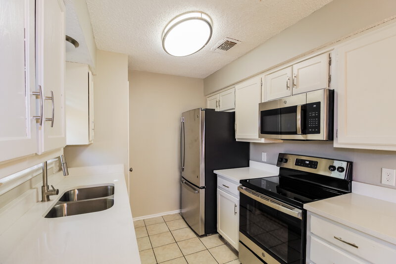 1,935/Mo, 2800 Terry Ct Denton, TX 76209 Kitchen View 2