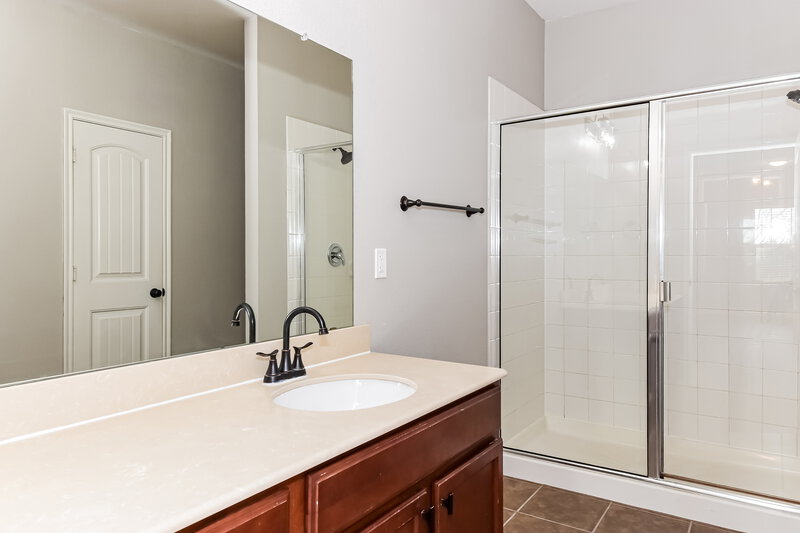 2,525/Mo, 1321 Waco Turner Royse City, TX 75189 Main Bathroom View
