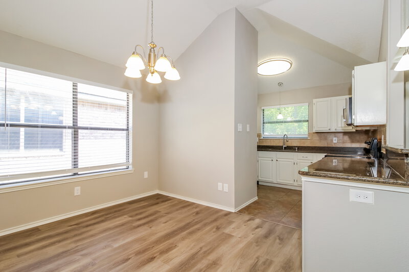 2,150/Mo, 701 Park View Ave Mckinney, TX 75070 Dining Room View 2