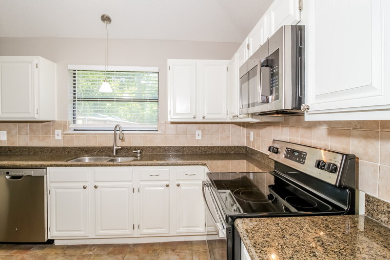 2,150/Mo, 701 Park View Ave Mckinney, TX 75070 Kitchen View