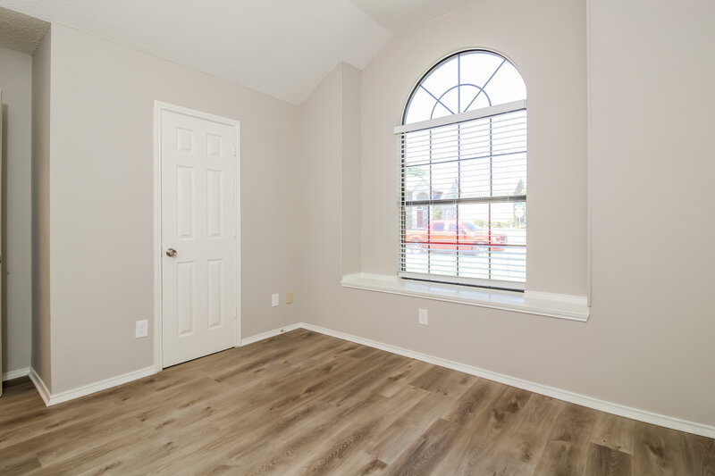 2,150/Mo, 701 Park View Ave Mckinney, TX 75070 Main Bedroom View