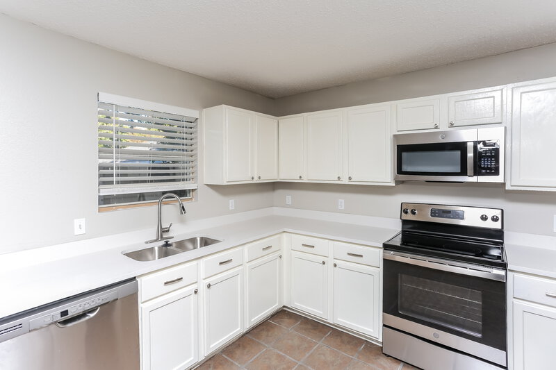 1,880/Mo, 5617 Ainsdale Dr Fort Worth, TX 76135 Kitchen View 2