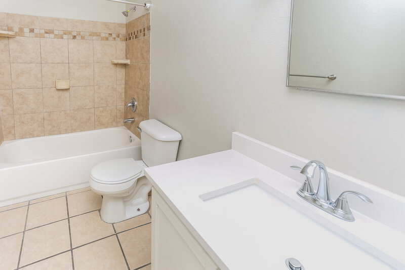 1,880/Mo, 5617 Ainsdale Dr Fort Worth, TX 76135 Bathroom View