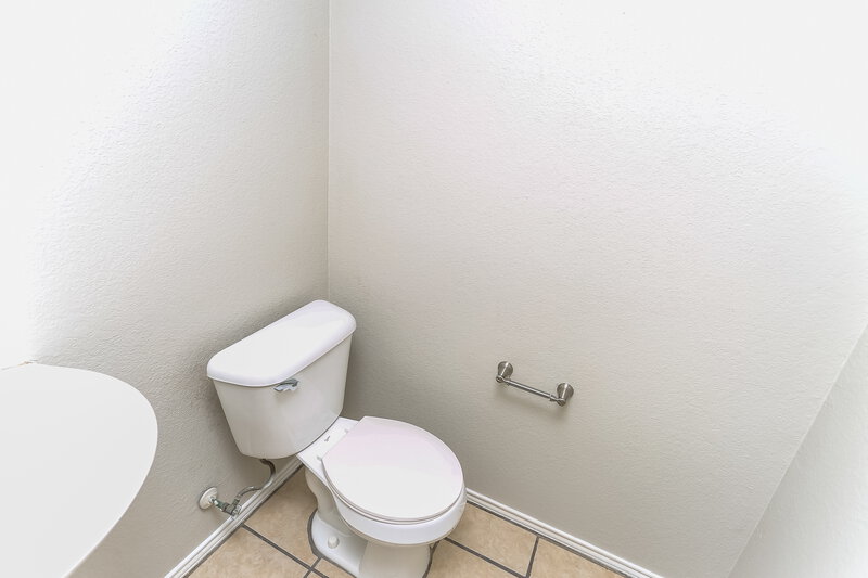 1,880/Mo, 5617 Ainsdale Dr Fort Worth, TX 76135 Powder Room View