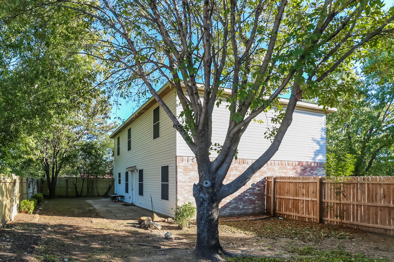 1,880/Mo, 5617 Ainsdale Dr Fort Worth, TX 76135 Rear View