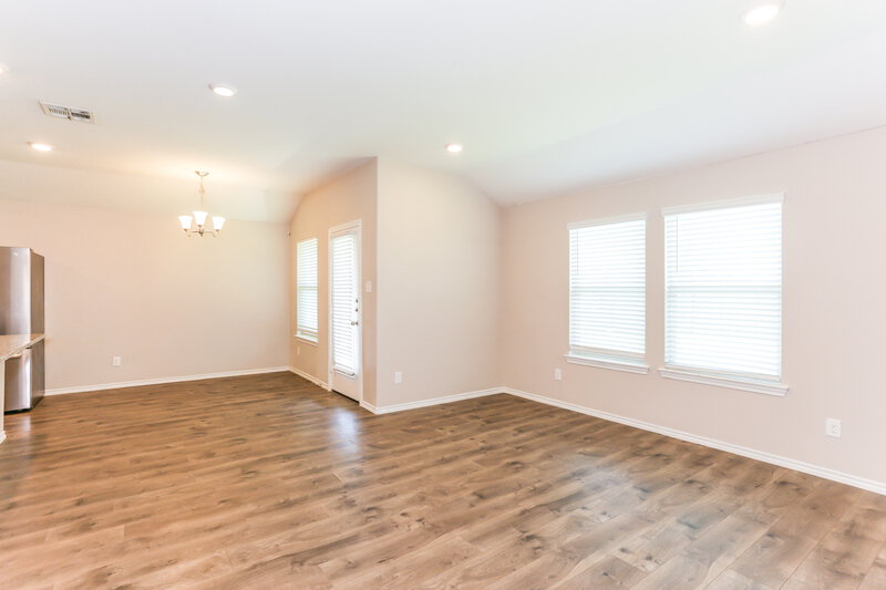 2,075/Mo, 980 Alton Dr Aubrey, TX 76227 Living Room View 2