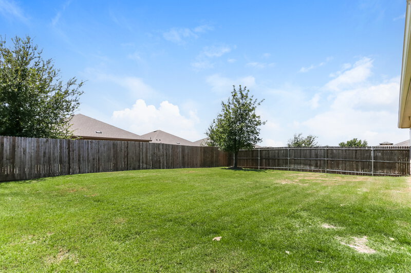 2,075/Mo, 980 Alton Dr Aubrey, TX 76227 Backyard View