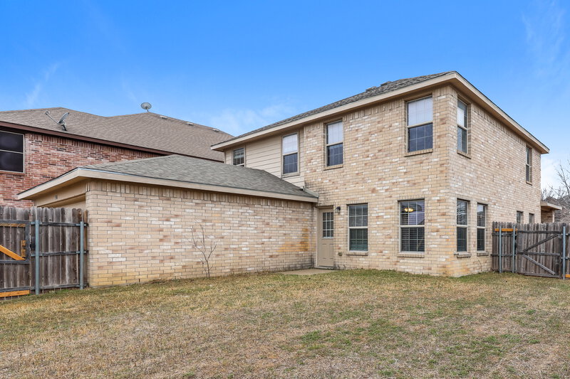2,190/Mo, 310 Quail Run Rd Red Oak, TX 75154 Rear View 2