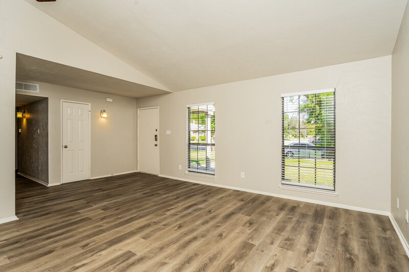 2,610/Mo, 1112 Cherokee Trail Plano, TX 75023 Living Room View 2