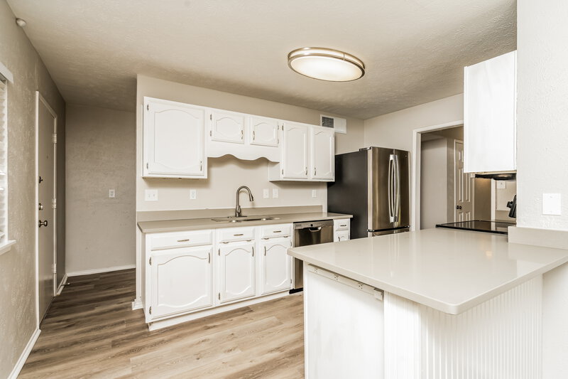 2,610/Mo, 1112 Cherokee Trail Plano, TX 75023 Kitchen View