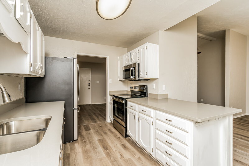 2,610/Mo, 1112 Cherokee Trail Plano, TX 75023 Kitchen View 2