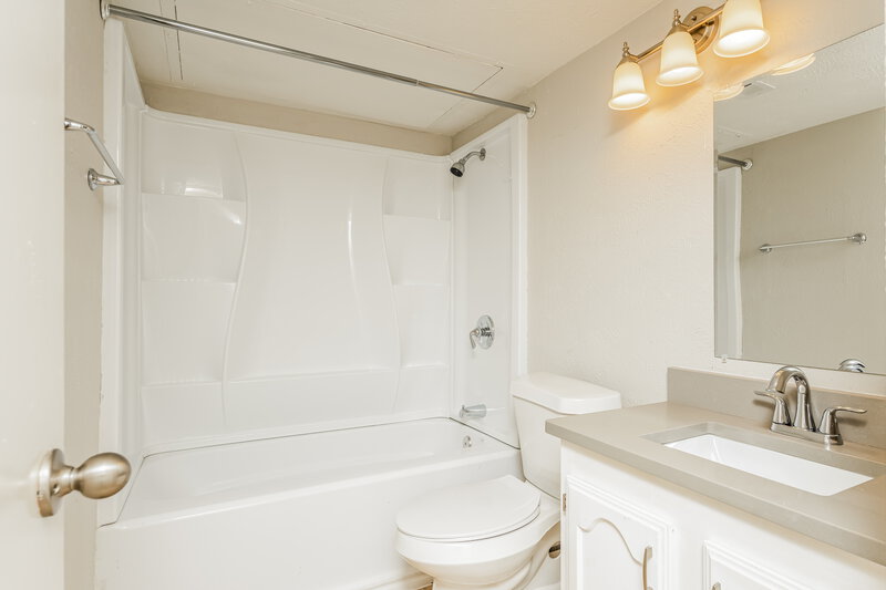 2,610/Mo, 1112 Cherokee Trail Plano, TX 75023 Bathroom View