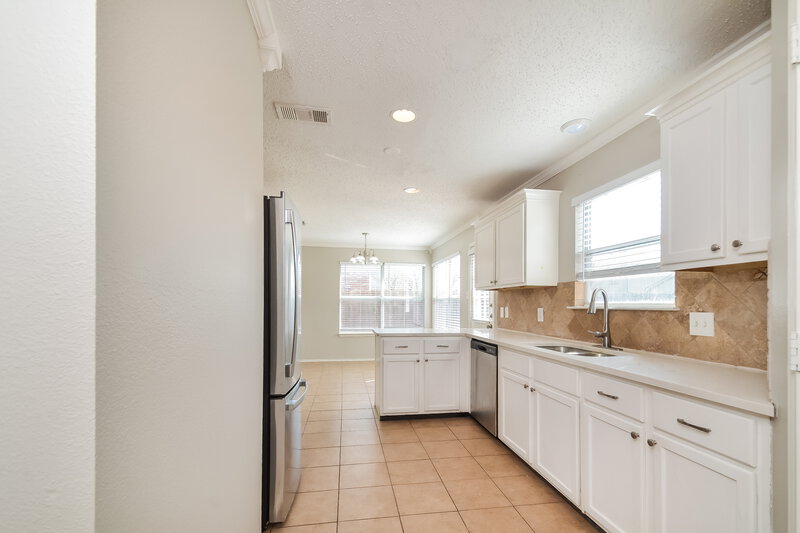 2,560/Mo, 608 Alcove Dr Little Elm, TX 75068 Kitchen View