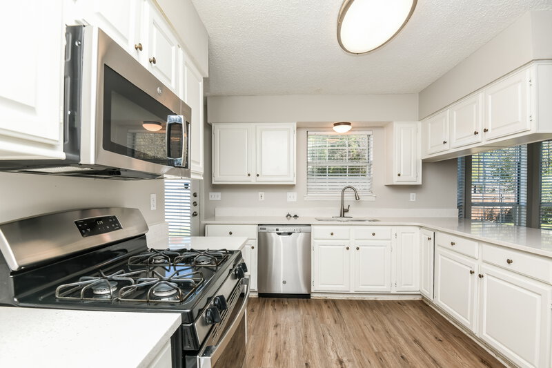 2,680/Mo, 5429 Crater Lake Dr Fort Worth, TX 76137 Kitchen View
