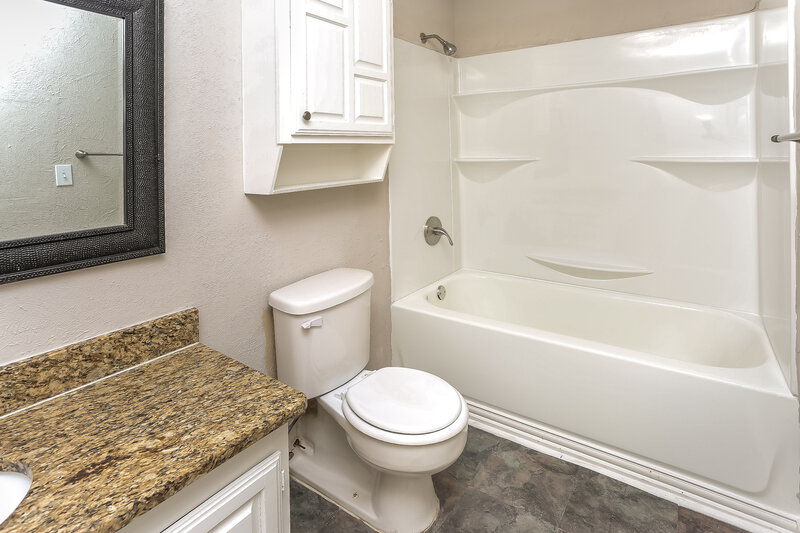 1,750/Mo, 4336 Pepperbush Dr Fort Worth, TX 76137 Main Bathroom View