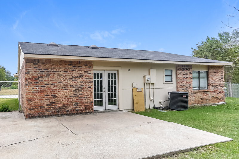 1,750/Mo, 4336 Pepperbush Dr Fort Worth, TX 76137 Rear View