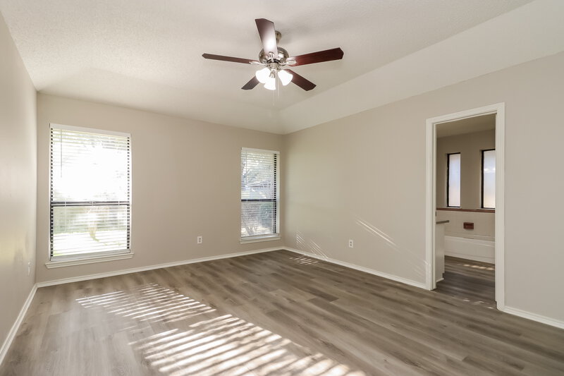 1,900/Mo, 6216 North Park Dr Watauga, TX 76148 Main Bedroom View