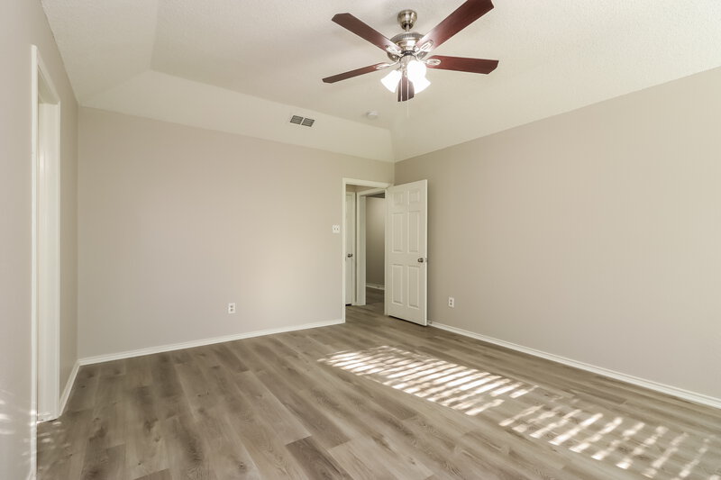 1,900/Mo, 6216 North Park Dr Watauga, TX 76148 Main Bedroom View 2